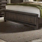 Lit Queen Thornwood Hills Gris Brossé avec Coupes de Scie
